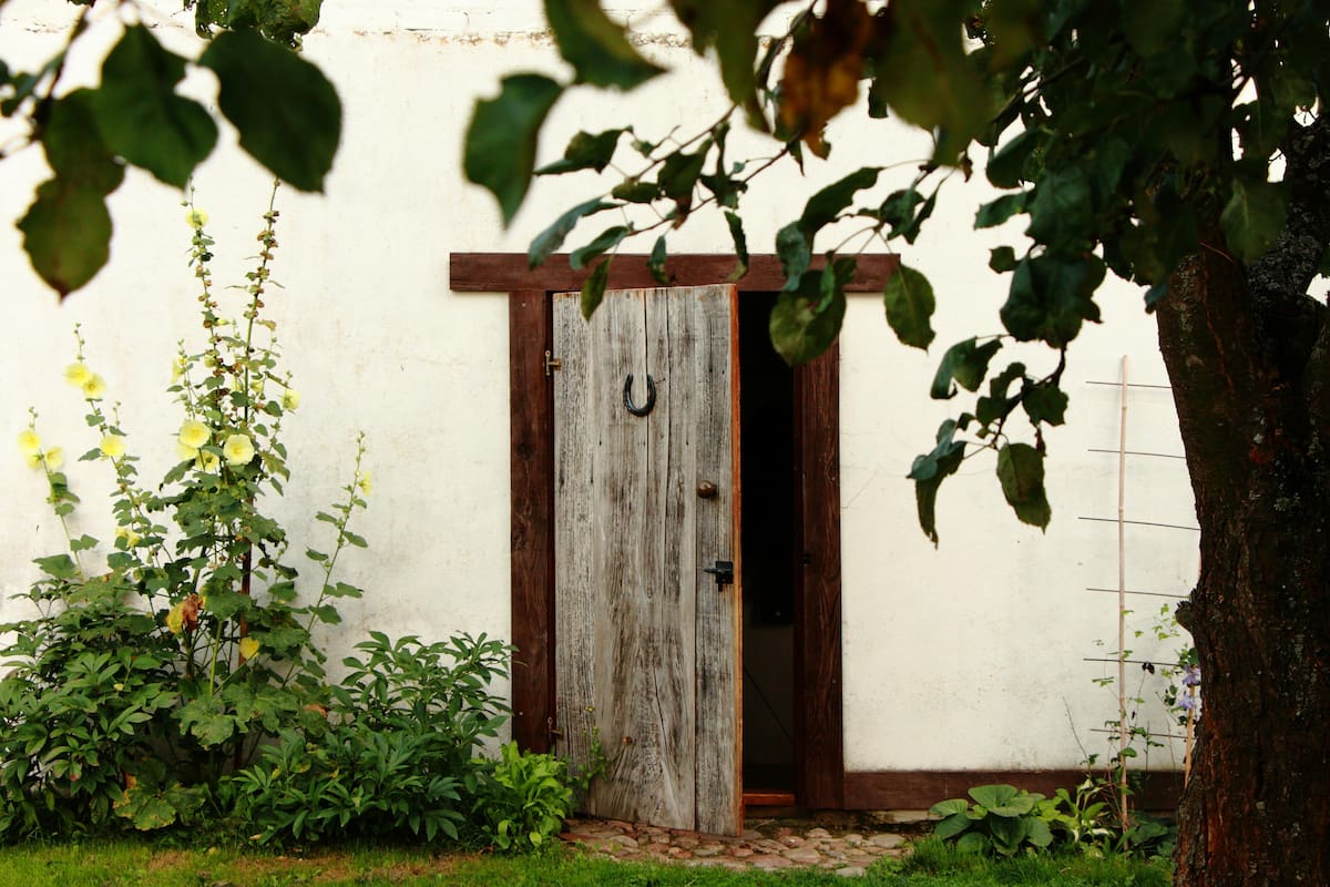 ¿Buena suerte o superstición? Este es el verdadero significado de poner una herradura en la puerta de tu casa