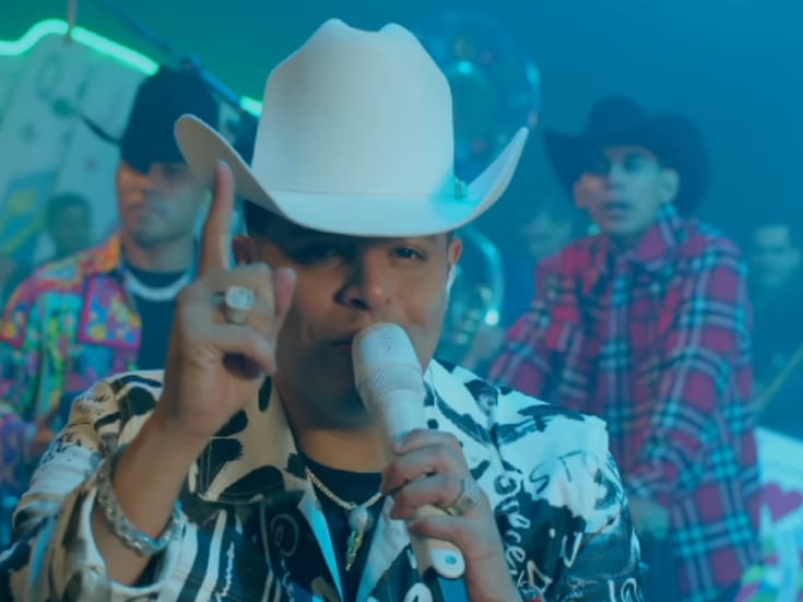 Grupo Firme desobedece autoridades y canta narcocorrido en concierto en La Paz (VIDEO)