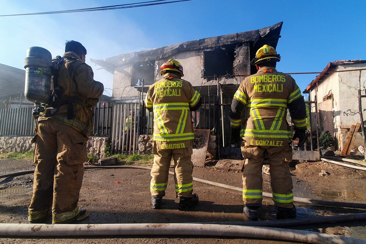 Fuego acaba con casa en la colonia Industrial de Mexicali