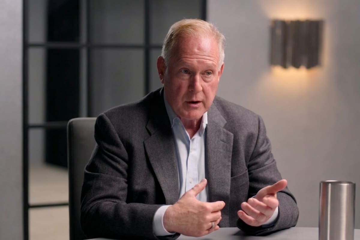 El neuroendocrinólogo Robert Lustig acusa a la industria alimentaria de influir en lo que se sabe sobre el azúcar y la obesidad, mientras estudios científicos muestran que el ejercicio no siempre aumenta el gasto de energía tanto como se cree