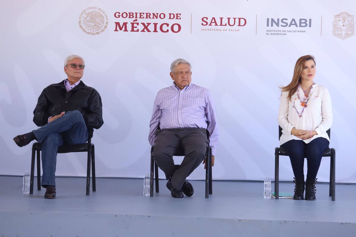 AMLO arriba al Hospital General de Tijuana al evento de rehabilitación integral