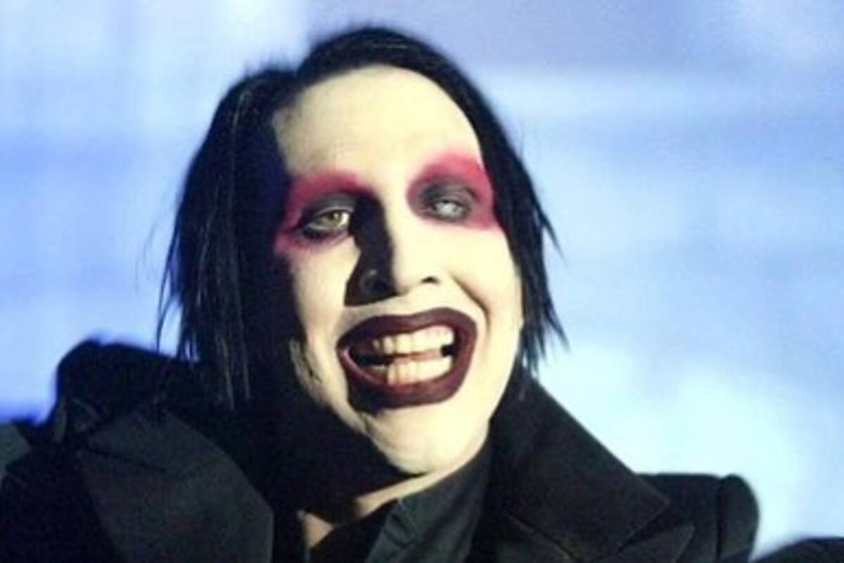 Exnovia de Marilyn Manson asegura que la violó y obligó a ver un video donde el roquero amenaza con un arma a una fan