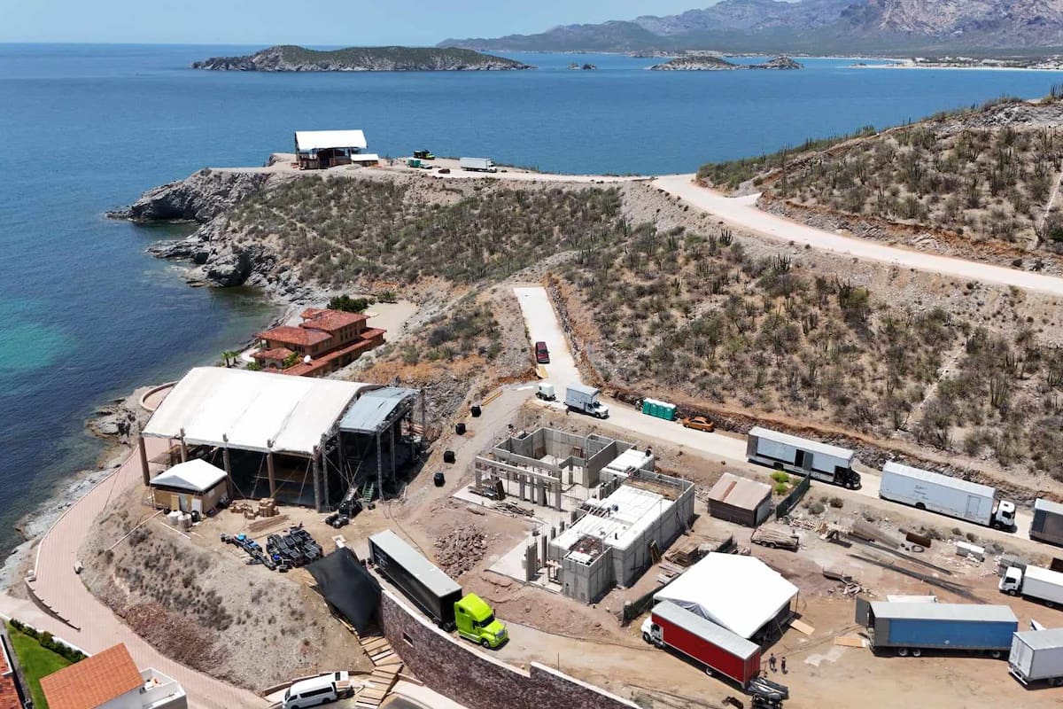 Acudirá Pepe Aguilar a fiesta de Carín León