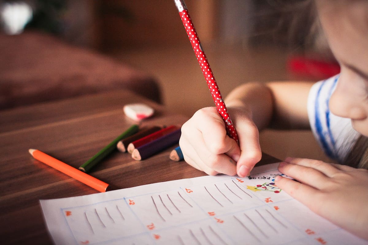 Las niñas con autismo parecen ser más propensas a problemas alimenticios