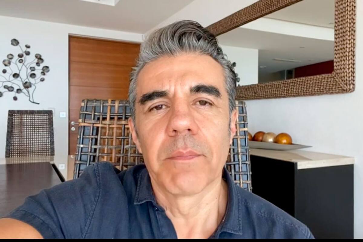 Adrián Uribe confirma que su padre falleció de Covid-19