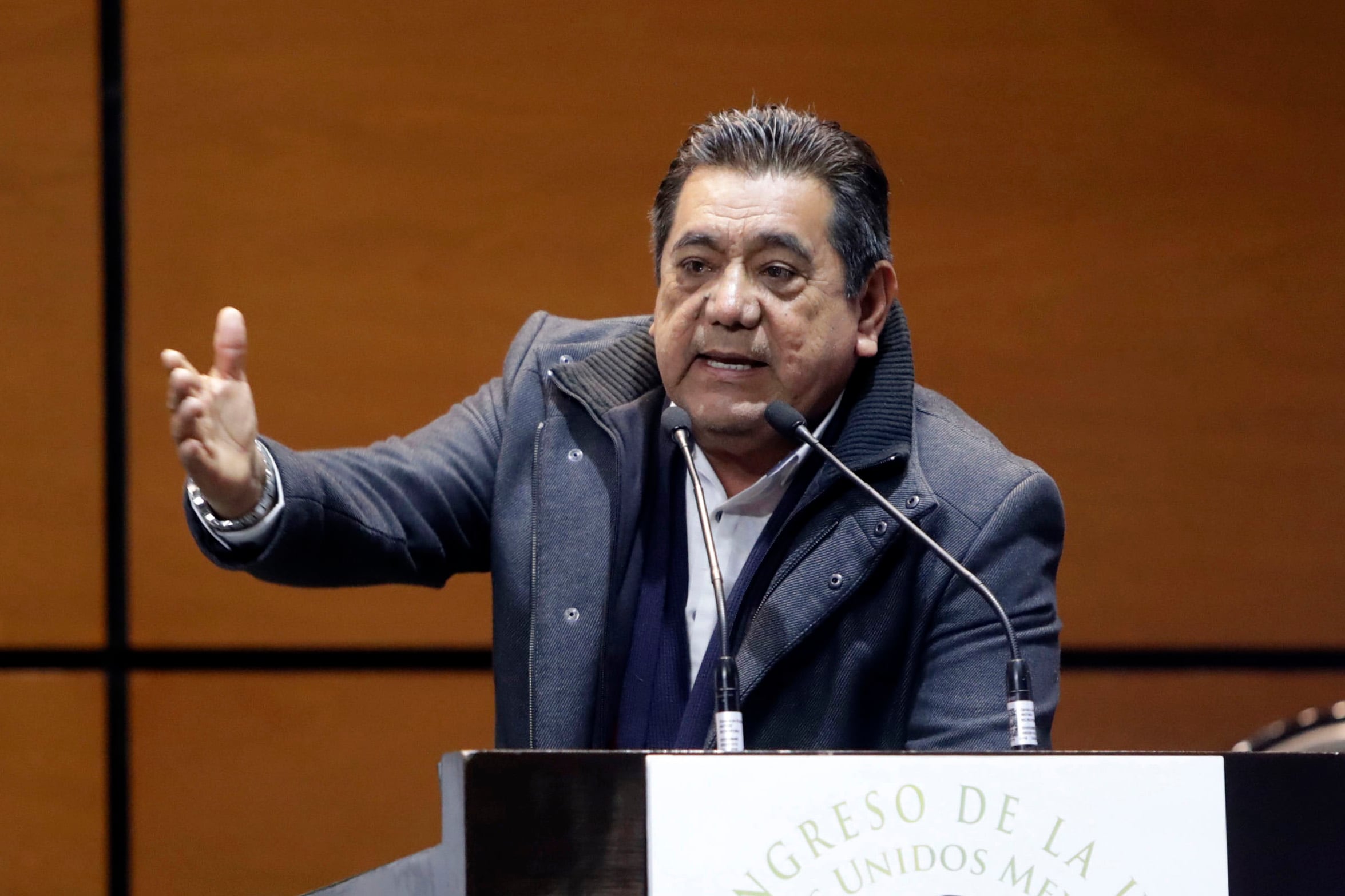 EUM20210313POL01.JPG CIUDAD DE MÉXICO. Politics/Política-Salgado Macedonio.- 13 de marzo de 2021. En una cancha de Acapulco, acompañado por su esposa y aspirantes de Morena a cargos públicos, Félix Salgado Macedonio dijo que no dará marcha atrás a su intención de gobernar Guerrero. Foto: Archivo Agencia EL UNIVERSAL/EELG