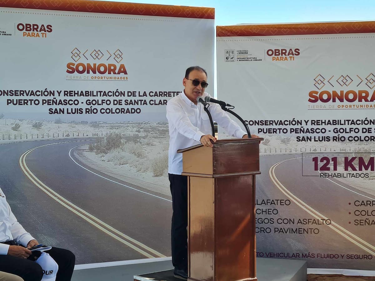 Hoy en la mañana en el kilómetro 20 de la carretera de Puerto Peñasco a Santa Clara fue colocado un templete sobre le rúa para realizar el evento.