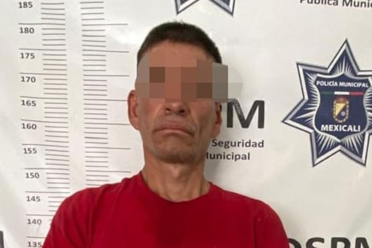 Hombre detenido con cuchillo, investigado por robo a tienda