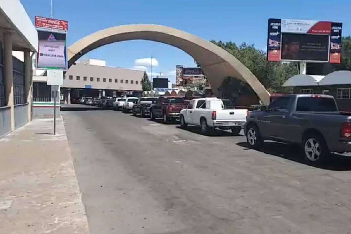 Para visitar a familiares y por consultas médicas cruzan residentes de Arizona a México