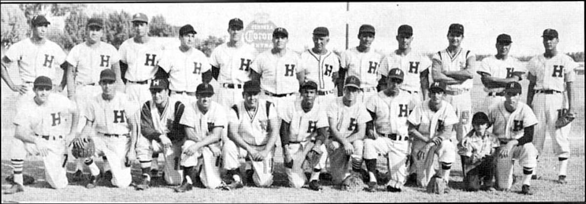 Los Naranjeros de Hermosillo en el Estadio Fernando M. Ortiz en la temporada 1958 de la Liga Invernal Sonora.