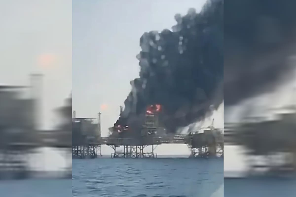 Incendio en plataforma de Pemex deja un muerto y varios heridos