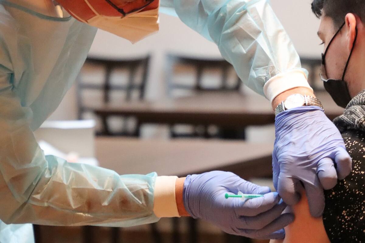 EU registra "nuevo récord" en vacunación Covid-19; aplica 4.6 millones de dosis en 24 horas
