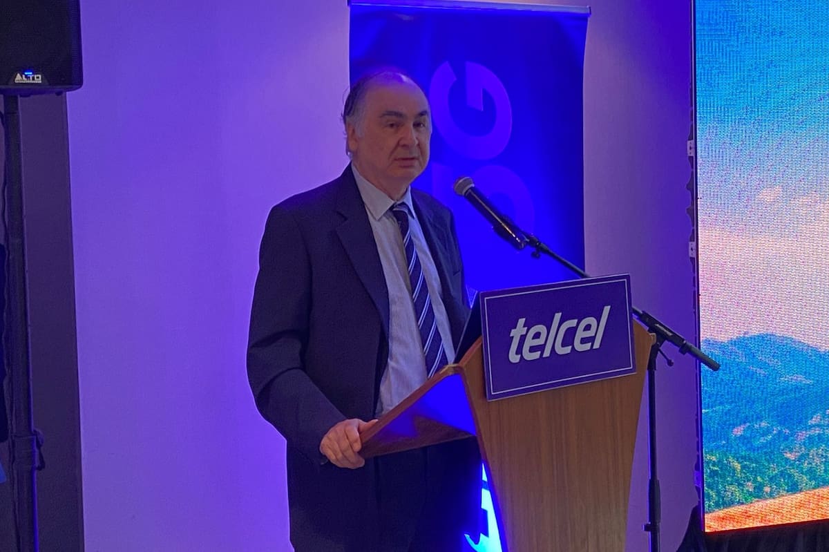 Reyes Humberto Sandoval Palma, director regional de Telcel.