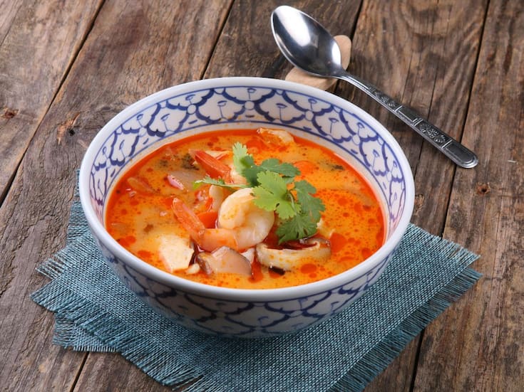 Caldo de camarón casero para Semana Santa 2026: receta sencilla y económica