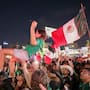Mexicali estalla en festejos tras el triunfo de México; cientos celebran en el monumento Benito Juárez