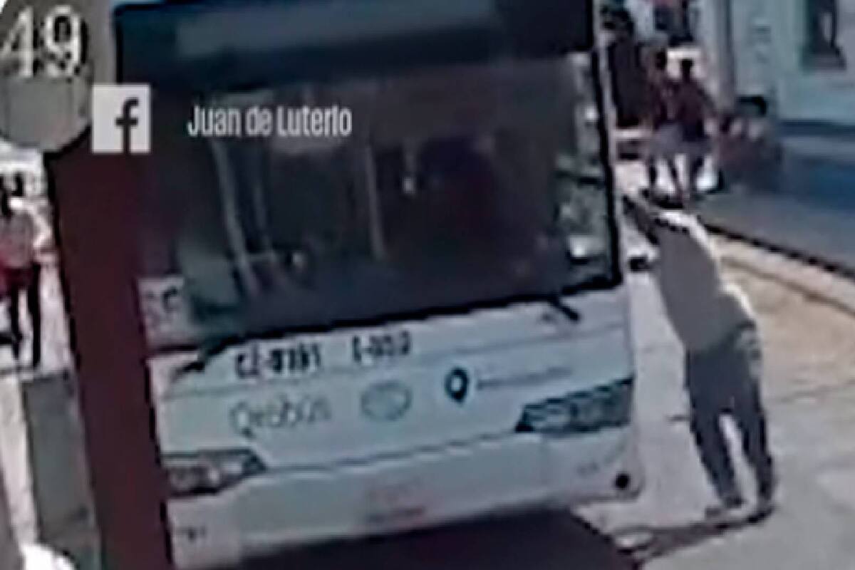 VIDEO: Camión sin freno y sin conductor también