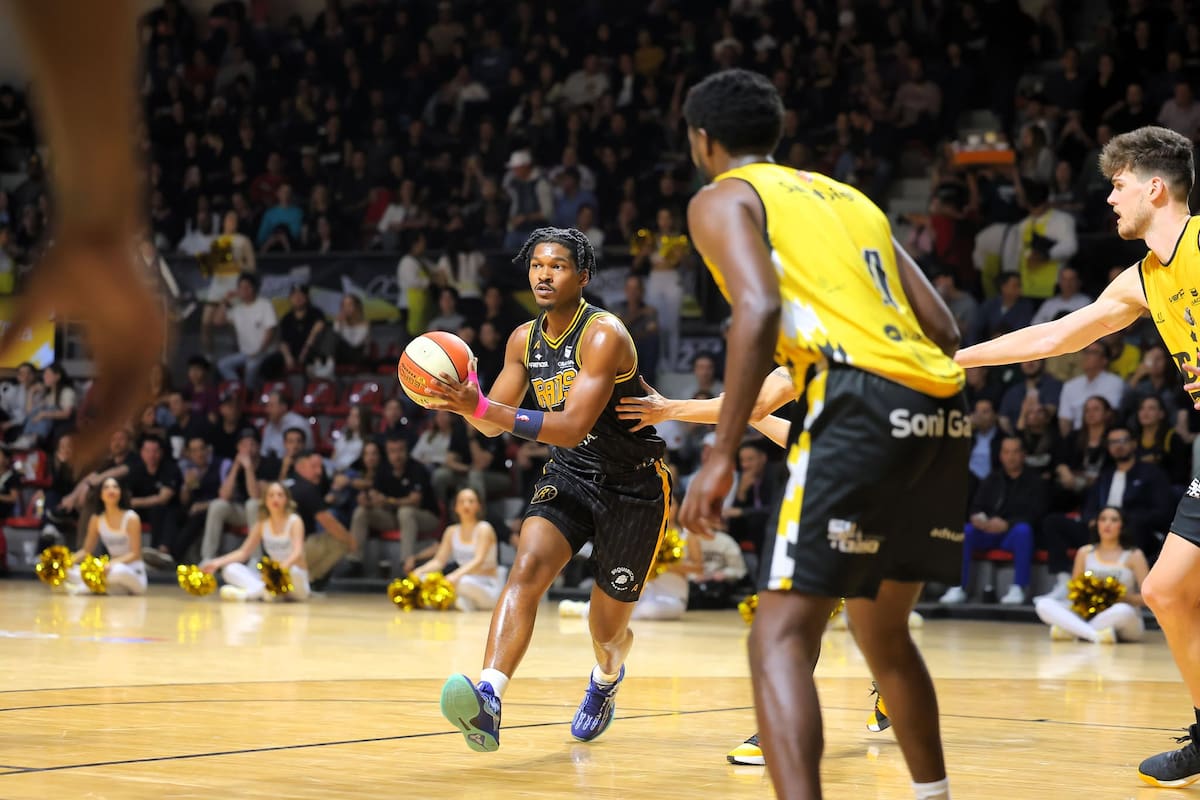 En el segundo cuarto, los Caballeros dominaron, anotando 24 puntos y limitando a Hermosillo a solo 8, lo que les permitió tomar el control del partido. Foto: Julio A. Clark