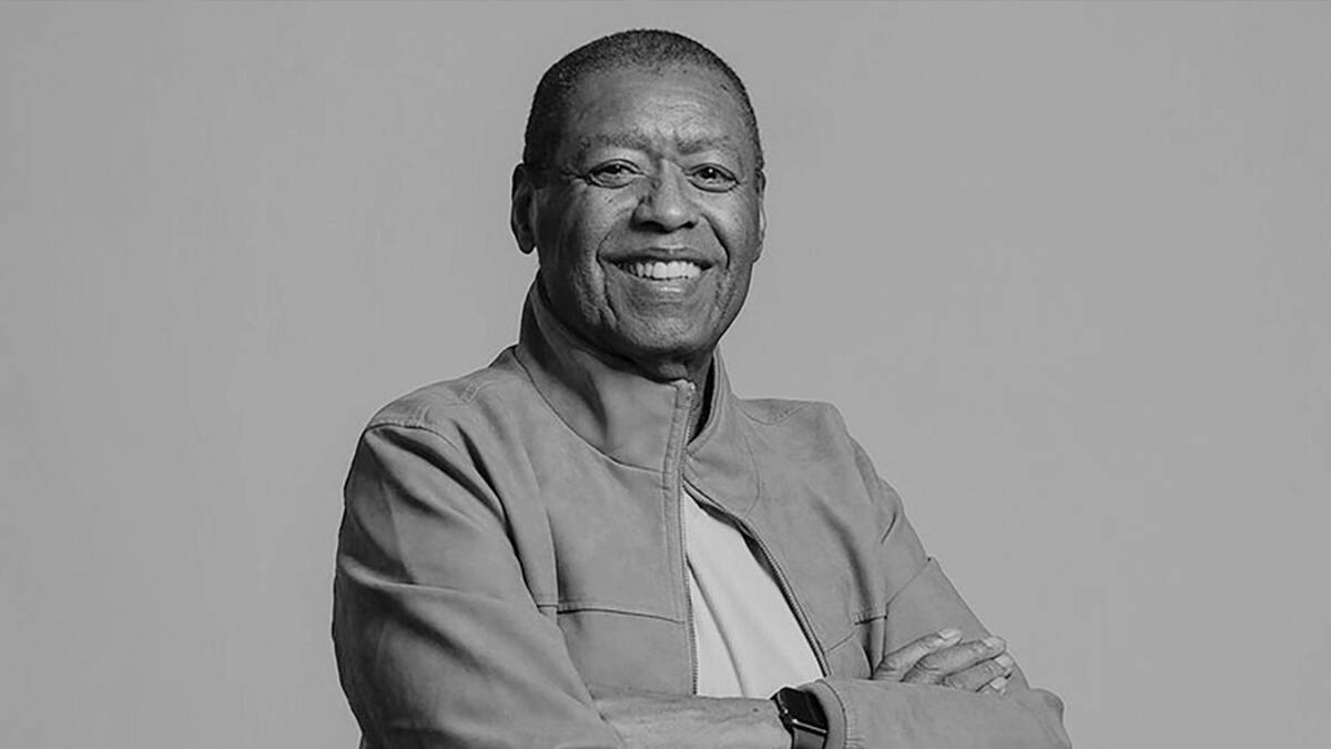 Muere Ron Kenoly a los 81 años, ícono mundial de la música cristiana y líder de alabanza, conocido por “Jesus Is Alive” y “Ancient of Days”