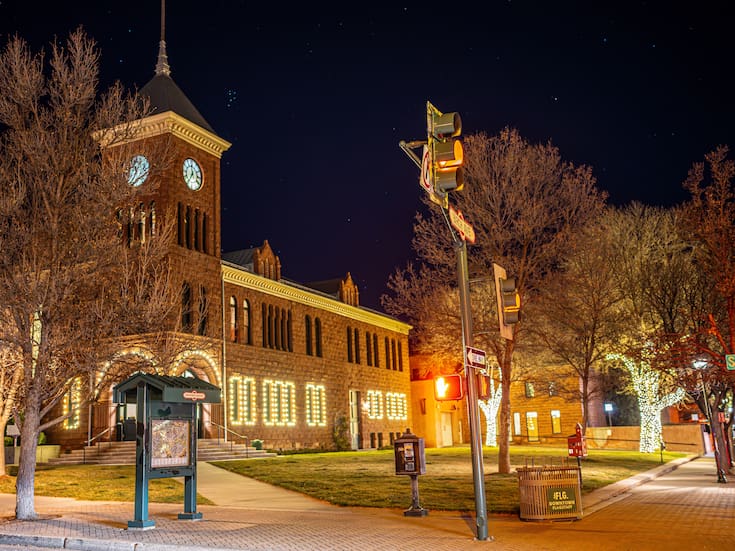 Eventos de Navidad en los Parques Estatales de Arizona: luces, recorridos históricos y actividades familiares