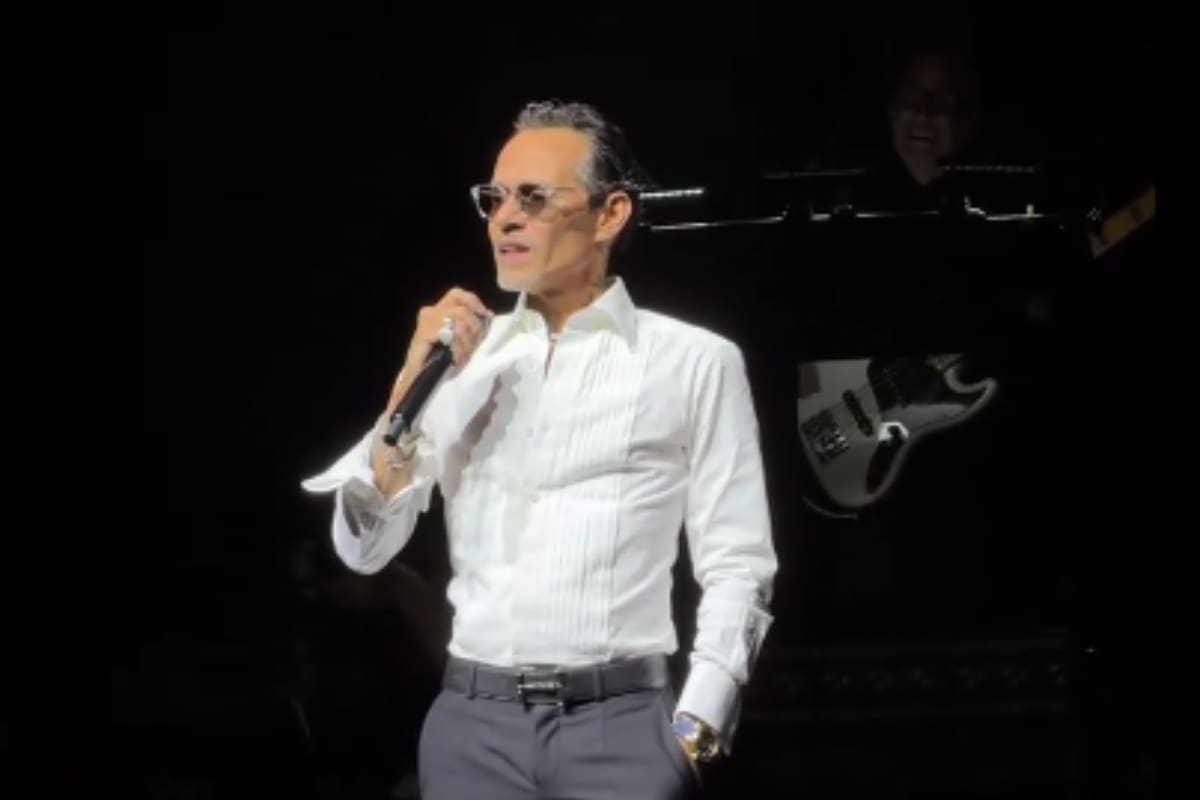 Le gritan a Marc Anthony que “hable español” en concierto y él contesta: “¡Cállate cabr*n!” (VIDEO)