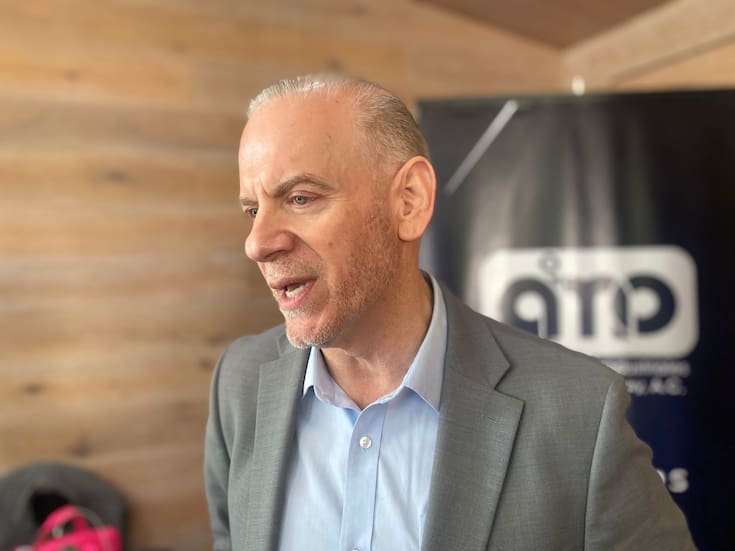 Ajustan plantas laborales en BC