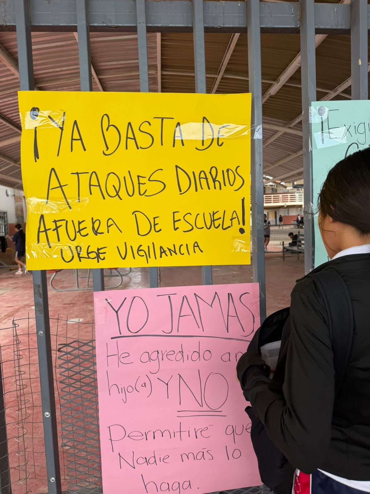 Entre las medidas acordadas se estableció una comunicación directa con el jefe de turno de la estación de policía de Lomas Altas para coordinar rondines de vigilancia en los horarios de mayor afluencia. Foto: Cortesía