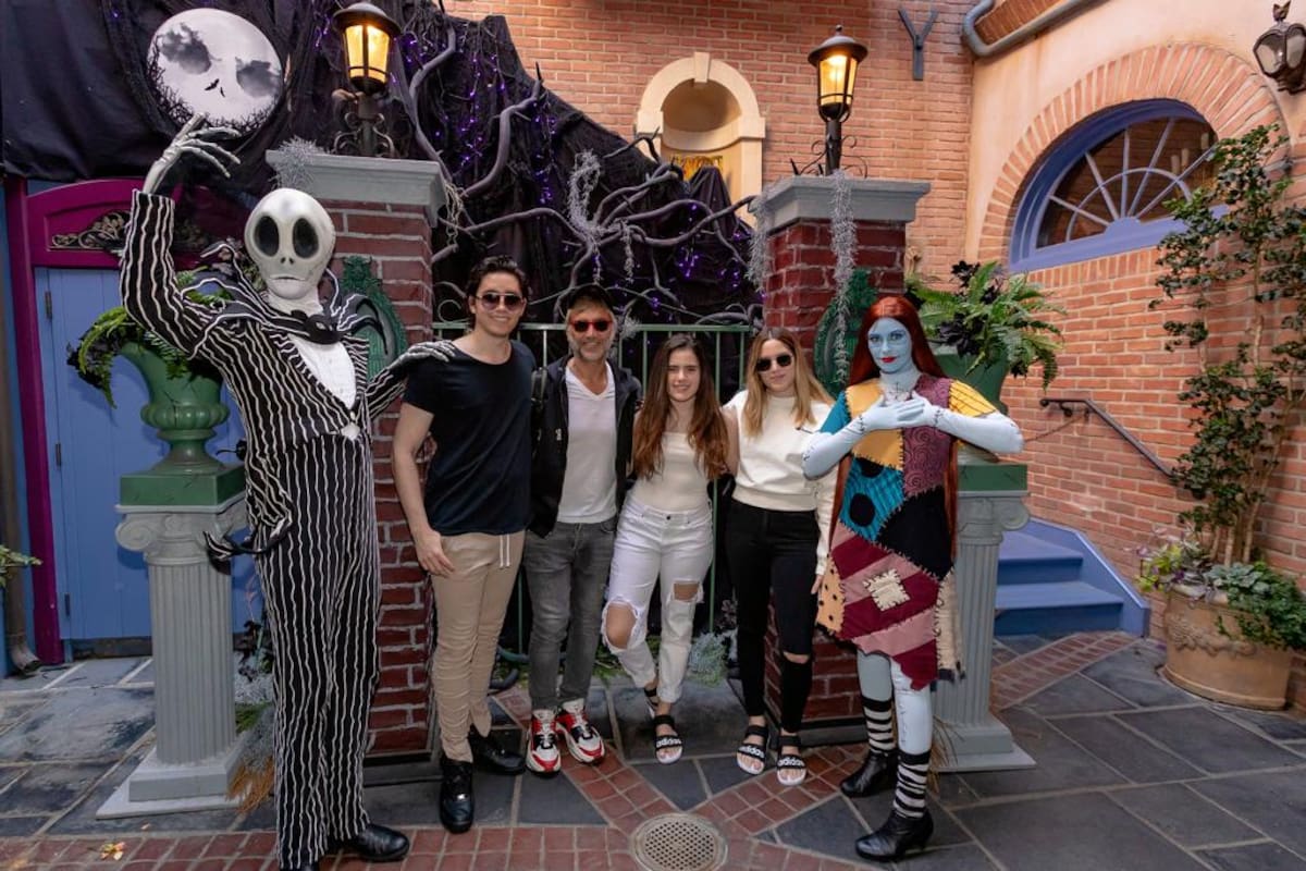 Alejandro Fernández celebró cumpleaños de su hijo mayor en Disneyland