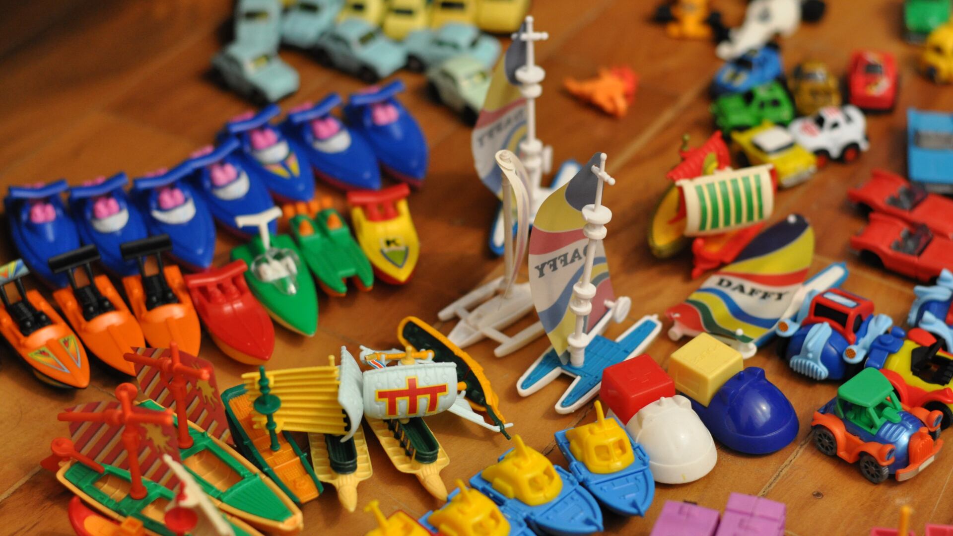 La iniciativa busca evitar lesiones comunes como atragantamientos con piezas pequeñas, intoxicaciones por pilas o materiales tóxicos, y quemaduras por malfuncionamiento de baterías/Foto: Canva