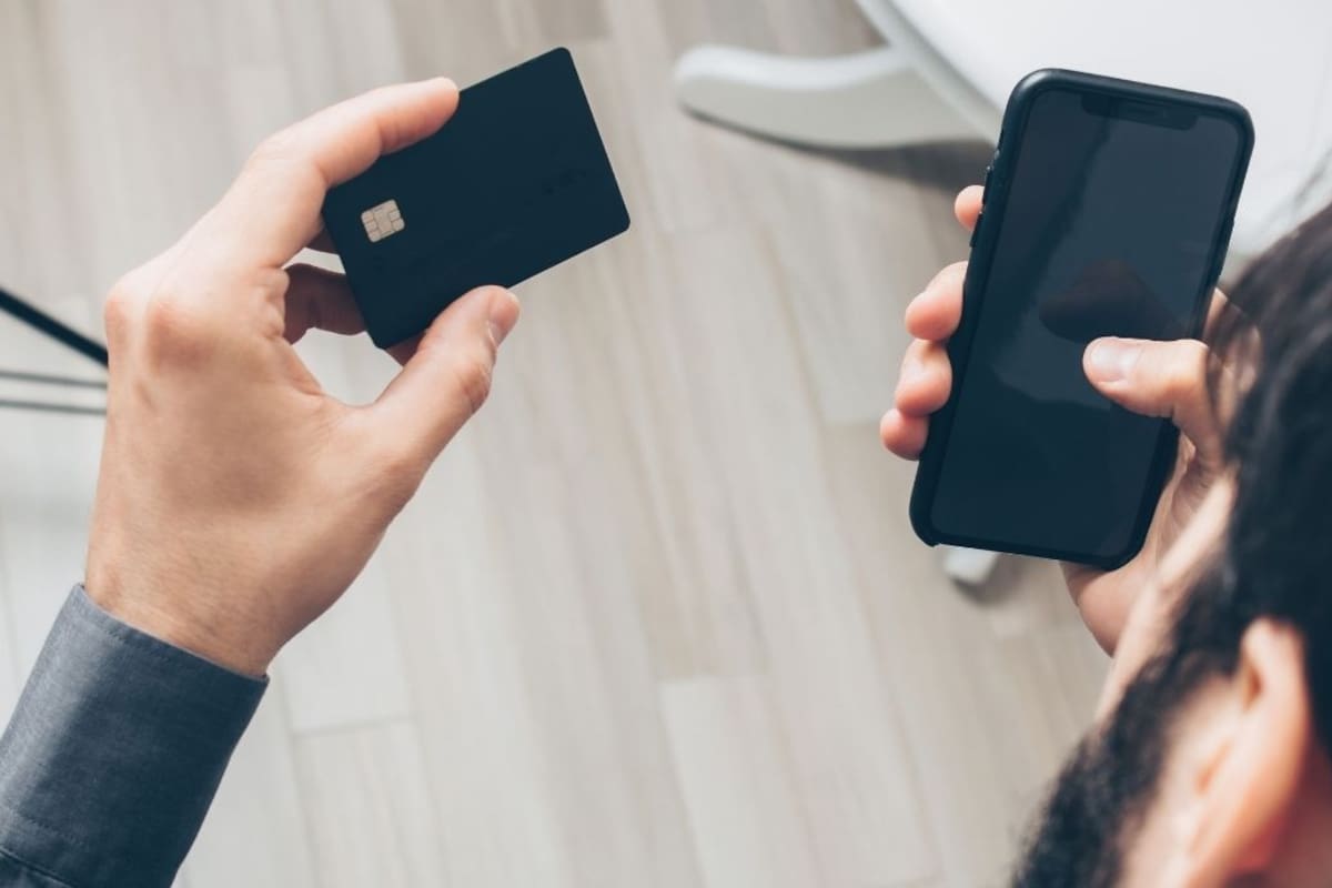 Cuál es la diferencia entre una fintech y un banco digital en México y de qué manera la licencia bancaria ante la CNBV define el nivel de seguridad y protección que tienen tus ahorros al hacer un depósito