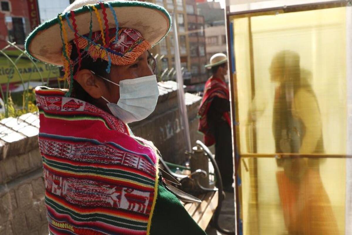 Bolivianos apuestan a la medicina andina para combatir el Covid-19