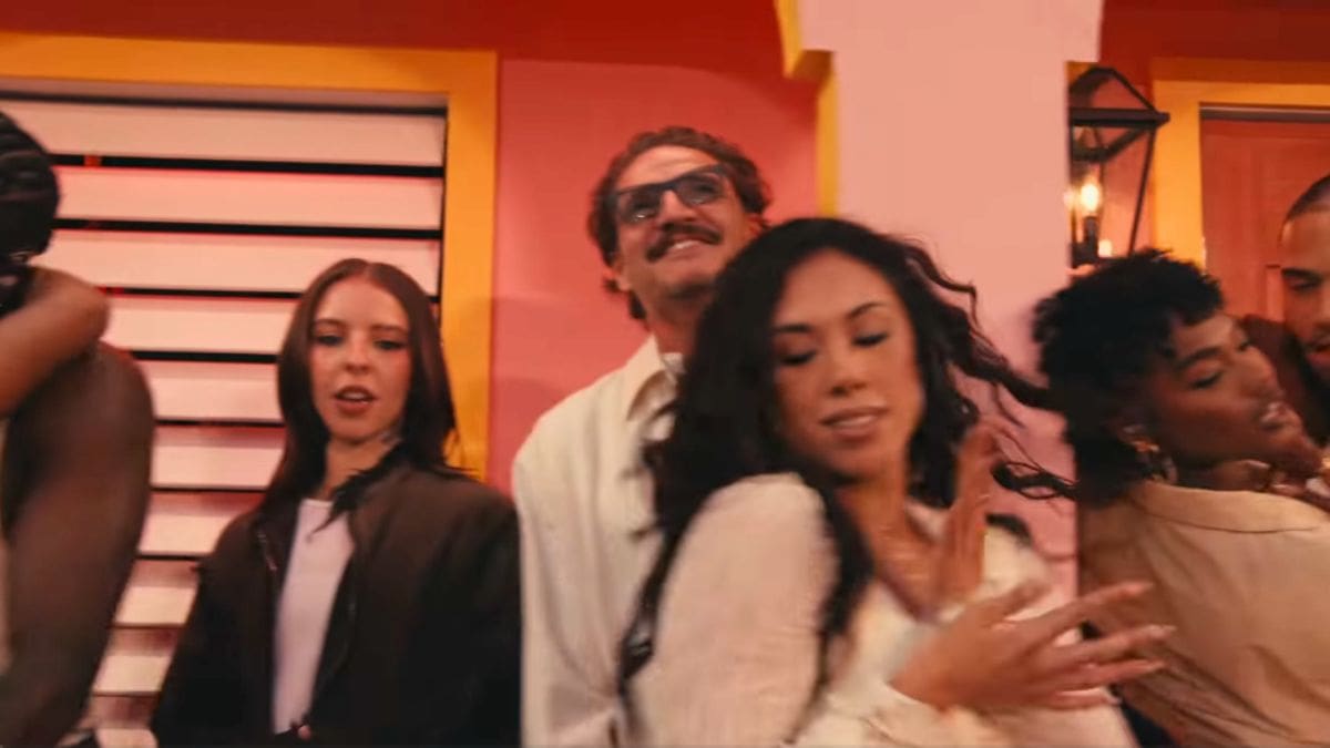 Pedro Pascal revela que él mismo pidió participar con Bad Bunny en el Super Bowl pero no sabía que estaría en “La Casita”: “Parecía un ciervo paralizado por las luces”
