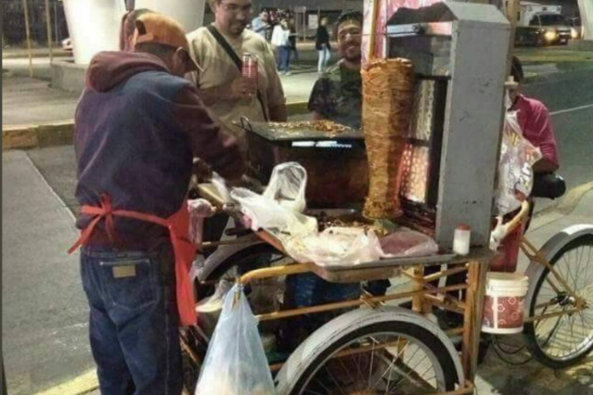 VIRAL: Taquero lleva un trompo de pastor portátil y se vuelve sensación en redes