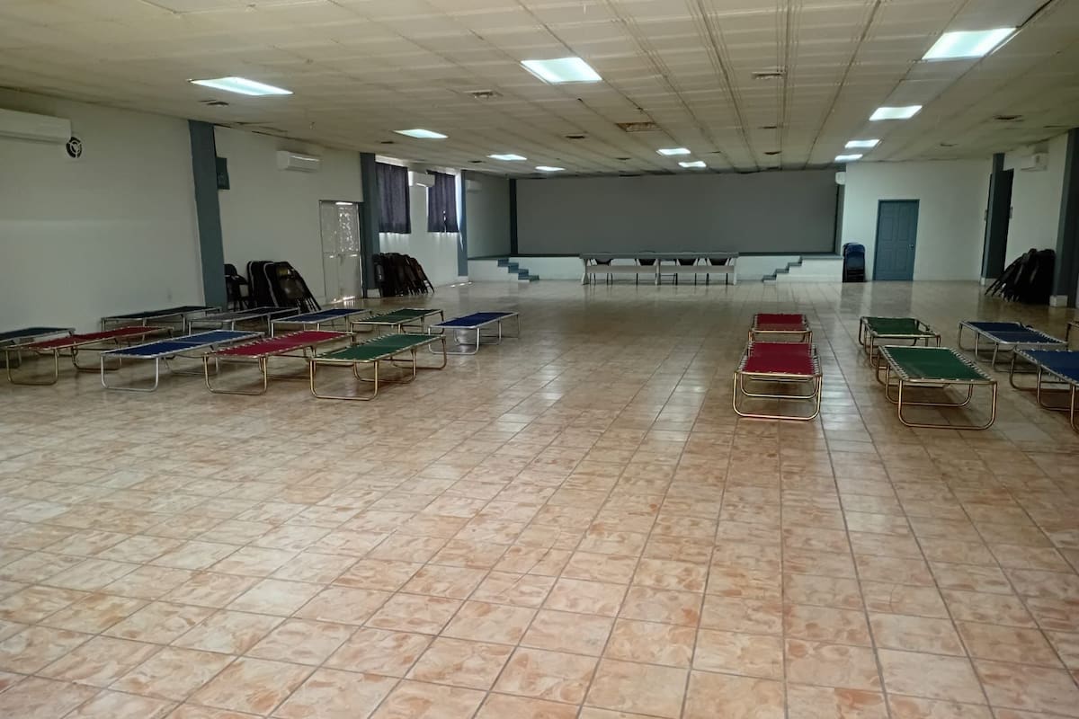 Habilitan refugios temporales por falta de luz y agua en comunidades del Valle de Mexicali