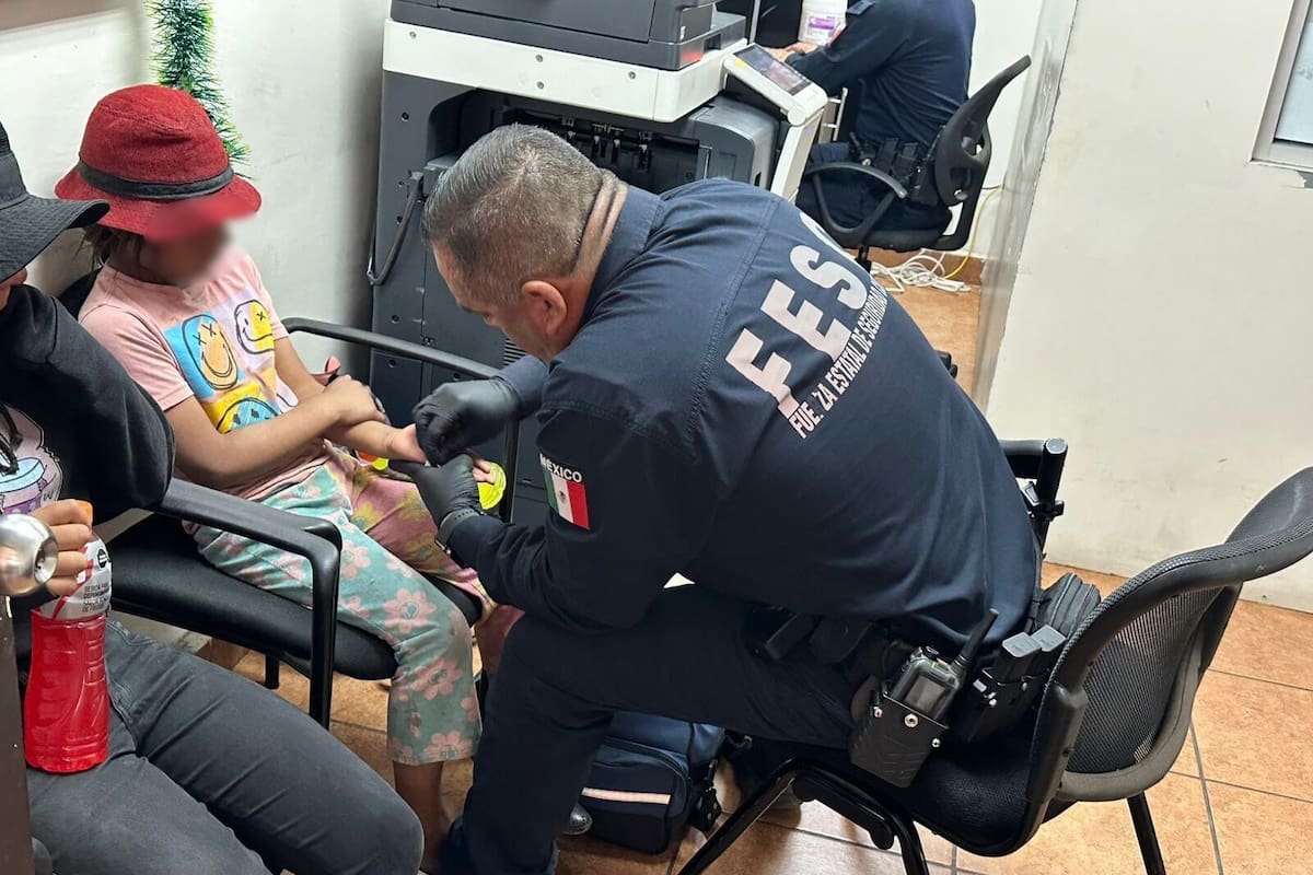 Resguardan a dos adolescentes en crucero de Mexicali y detienen a familiar