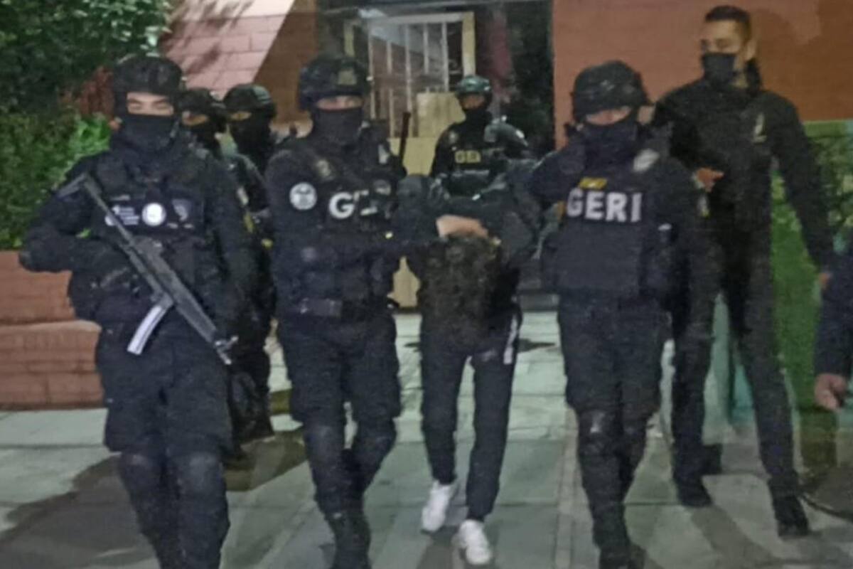 Presunto integrante de la Unión Tepito intentó huir de operativo y cayó de tercer piso; ya fue detenido