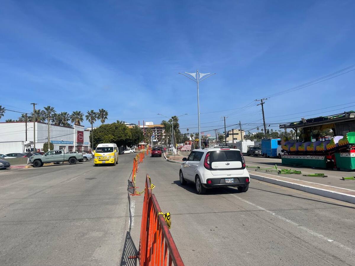 Las vías alternas son la autopista Escénica y la calle Santa Bárbara, cruzando por la reserva San Fernando, para llegar a la avenida 5 de Mayo y poder retomar el bulevar Benito Juárez.