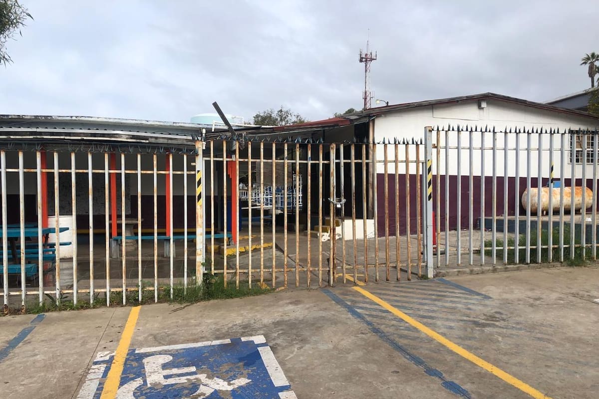 Detectan navaja a estudiante en escuela de Rosarito