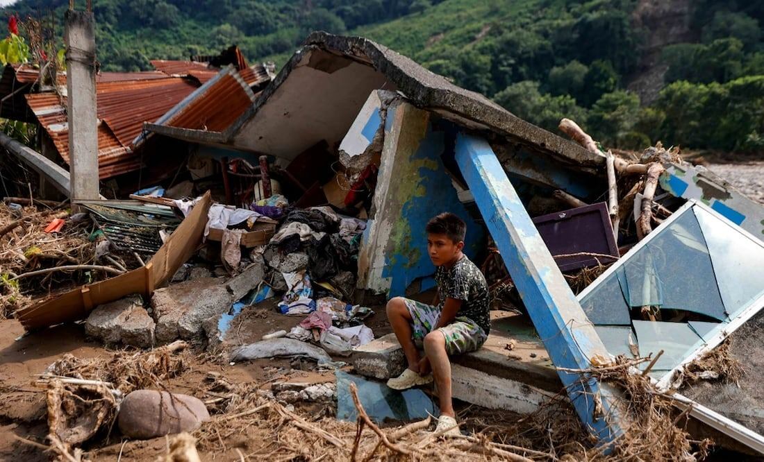 En la localidad de Chahuatlán, Veracruz, más de la mitad de las viviendas resultaron afectadas, tras las intensas lluvias del 10 de octubre que provocaron el desbordamiento del río, el 20 de octubre de 2025. Foto: Diego Simón Sánchez/EL UNIVERSAL