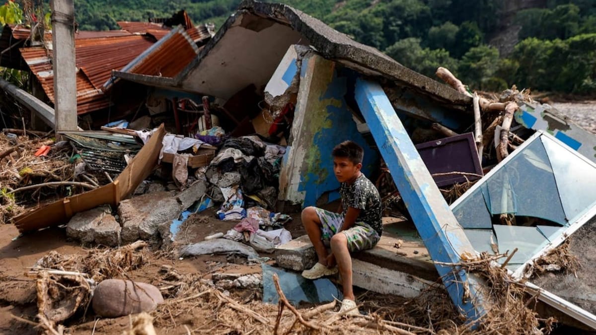 Damnificados por las inundaciones en Veracruz, bloquearon el puente Tuxpan para exigir ser incluidos en el censo del Bienestar; afirman que no han recibido respuesta tras perder casas y negocios