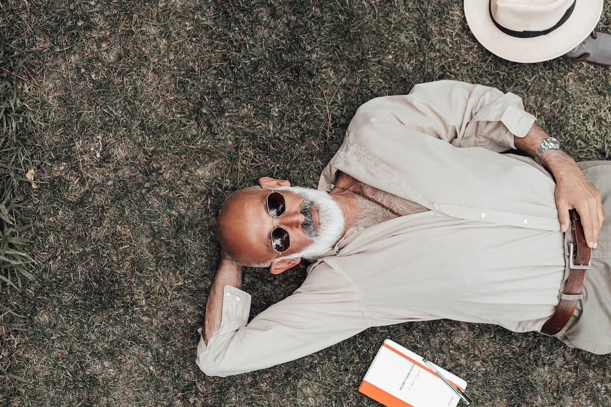 Descansar sin culpa: por qué “no hacer nada” es una necesidad humana