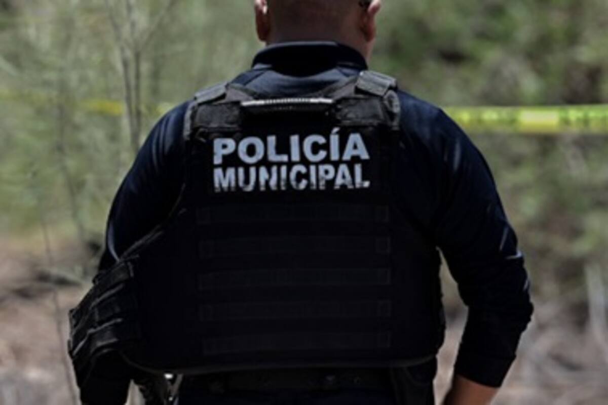 Detiene a hombre por violencia familiar