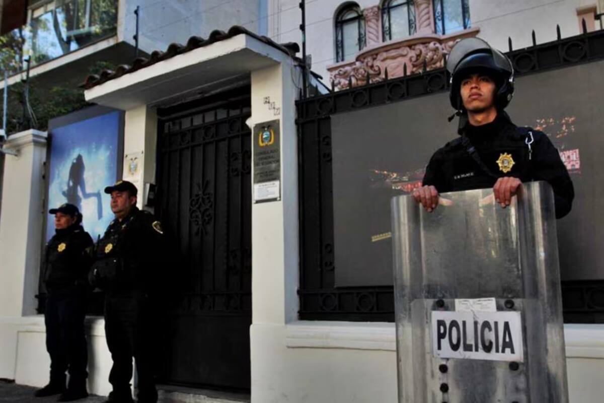 Convocan protesta frente a Embajada de Ecuador en México, Luisa María Alcalde pide no asistir y policías la resguardan