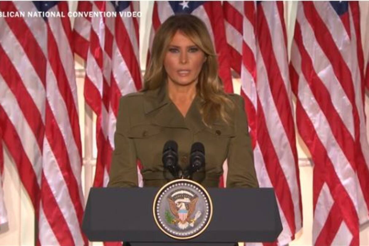 '¡Saquen a ese extranjero ilegal del escenario!': Bette Midler a Melania Trump