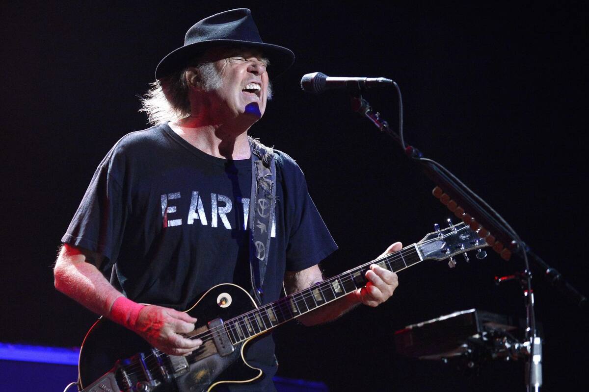 Neil Young vuelve a Spotify tras aceptar que perdió el boicot a Joe Rogan