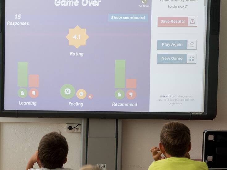 Escuelas de Tijuana contarán con pizarrones inteligentes y formación en IA