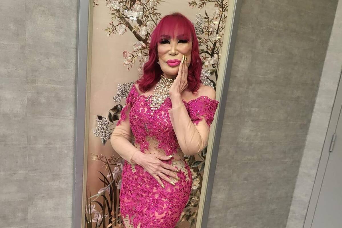 Esto mide la cintura de Lyn May
