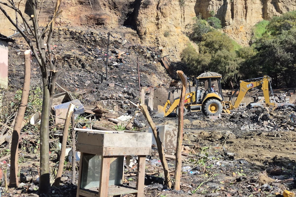 Se quedan sin hogar y sin útiles escolares tras incendio en Rancho las flores