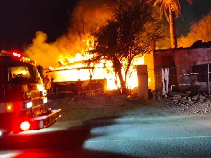Incendio consume casa en la colonia Pueblo Nuevo