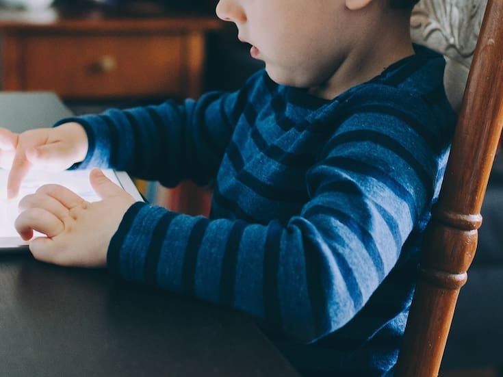 Pantallas en manos de niñas y niños ya no es un juego, la SSPC llama a acompañar su uso y publica recomendaciones para evitar contenidos no apropiados, proteger la privacidad y reducir riesgos en internet