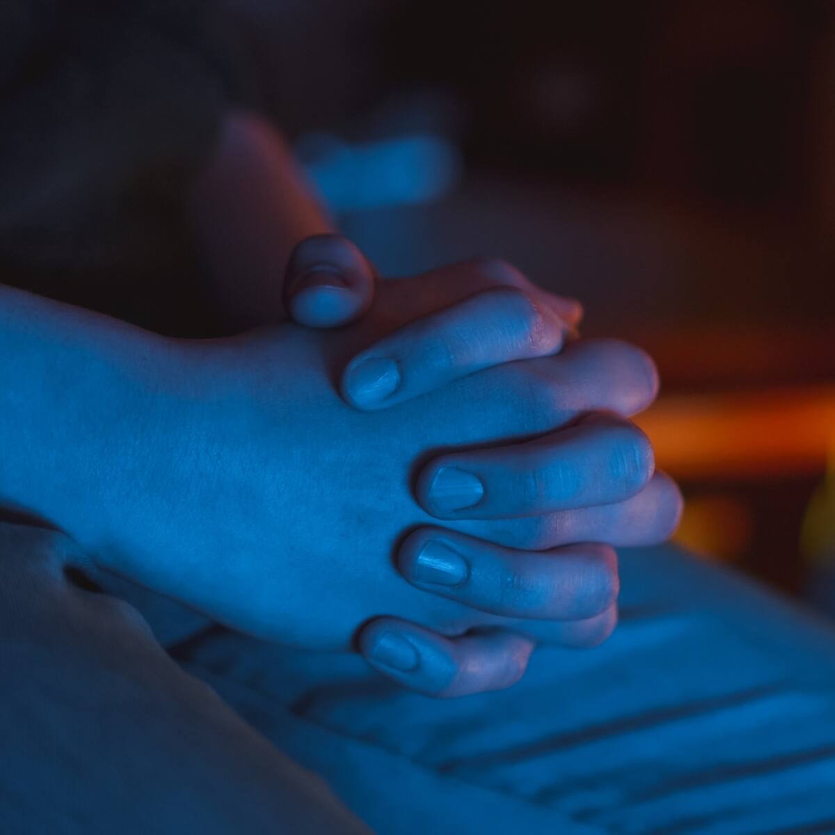 La oración puede ser una herramienta para el bienestar psicológico, pero su efectividad depende del tipo de apego que las personas desarrollan con lo divino.